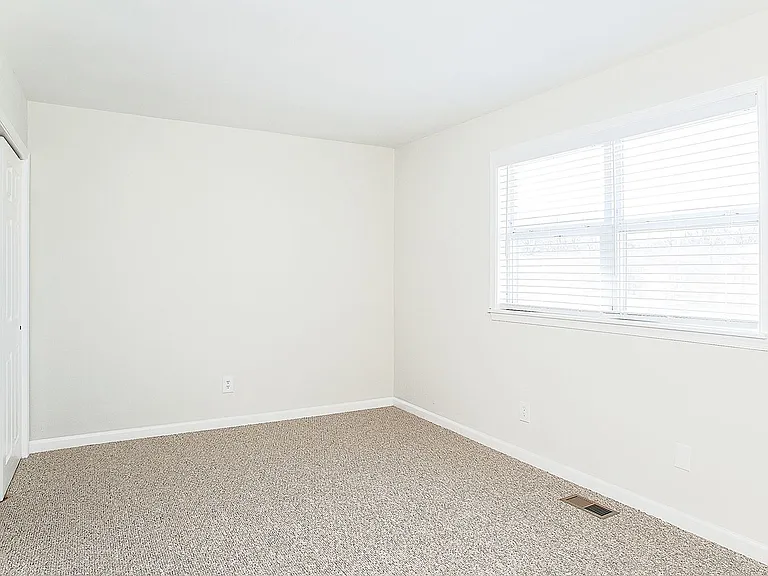 67 Heritage Ct — Photo 17