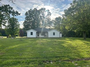 4583 N 400th St, Mason, IL 62443