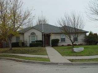 909 Meadow Beauty Ct, Burleson, TX 76028