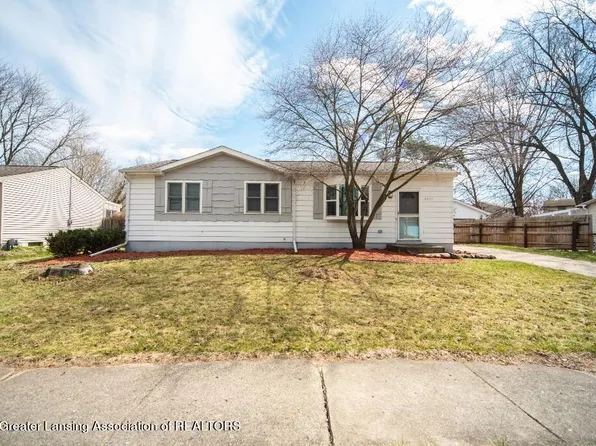 4017 Seaway Dr, Lansing, MI 48911
