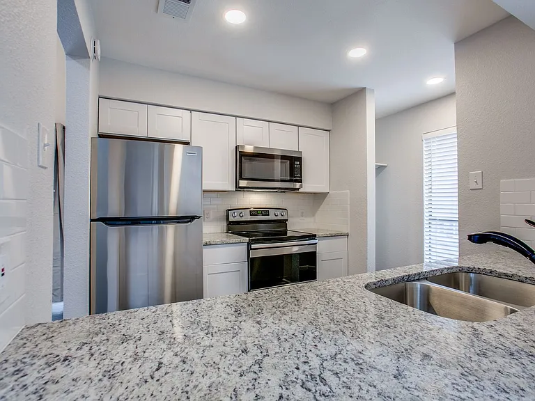 Creekside Condominumums — Photo 45