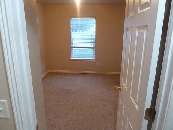 4th image of 2486 Ironwood Ave