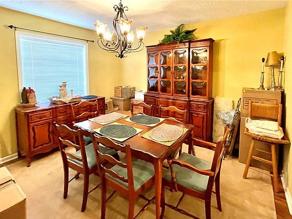 5th image of 102 Stately Oaks Cir
