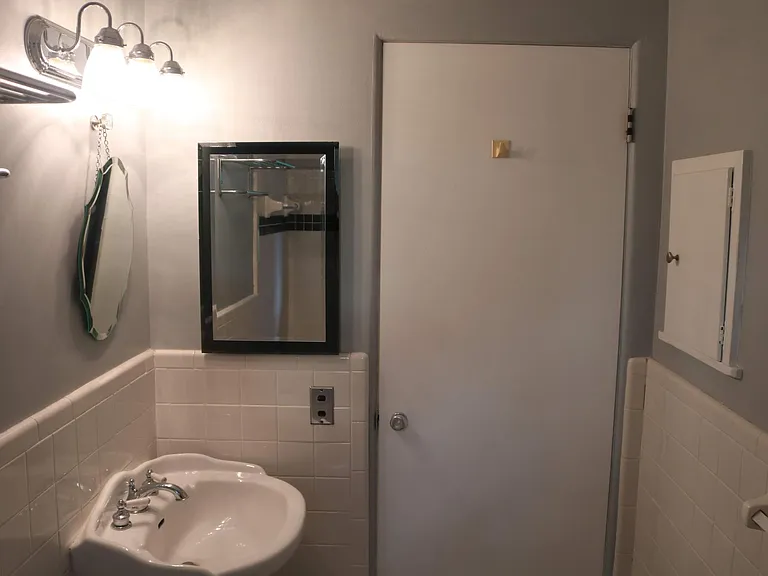 323 N Eton St — Photo 8