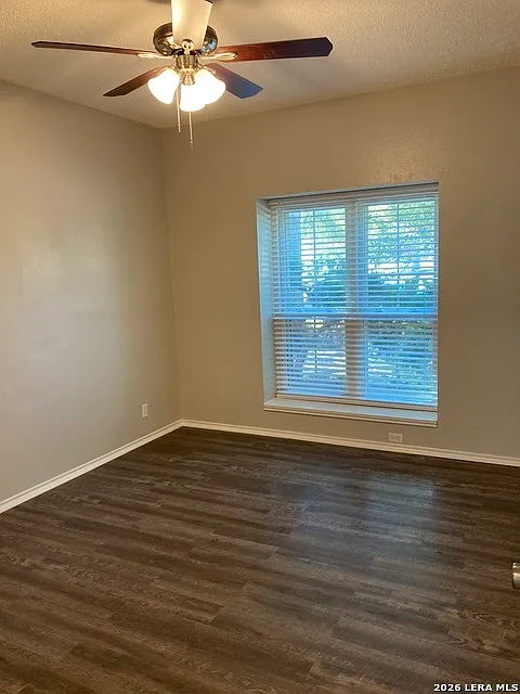2 bed, 1.0 bath, 900 sqft, $1,250 — Photo 3
