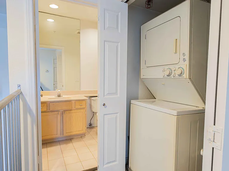 1131 Campbell St #211 — Photo 27
