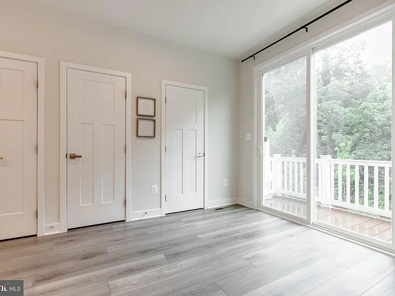 7523 Bharat Way — Photo 23