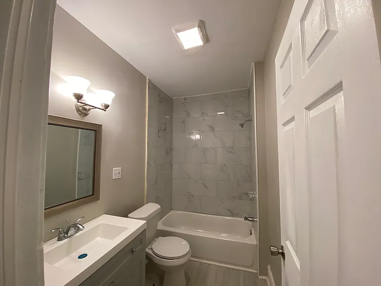 1825 Williams Ave — Photo 6