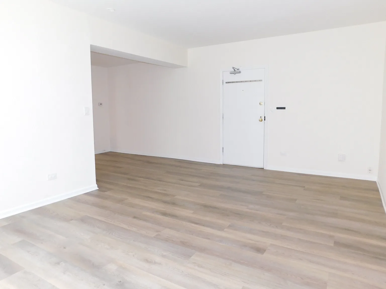2 bed, 950 sqft, $2,095 — Photo 3