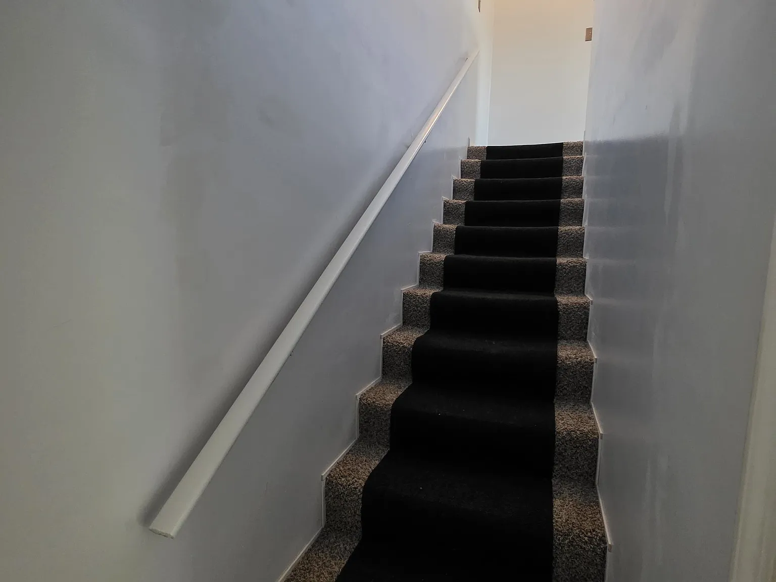 3213 Drawbridge Ct — Photo 2