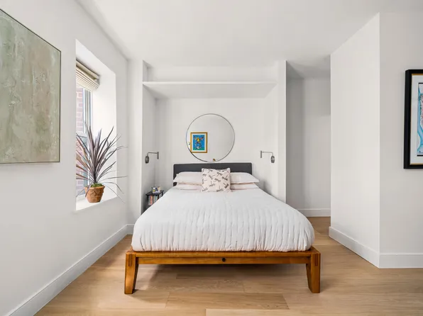 99 Bank Street image 5 of 9