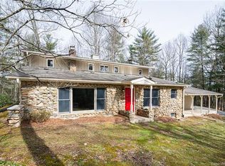 271 Thomas Rd, Hendersonville, NC 28739