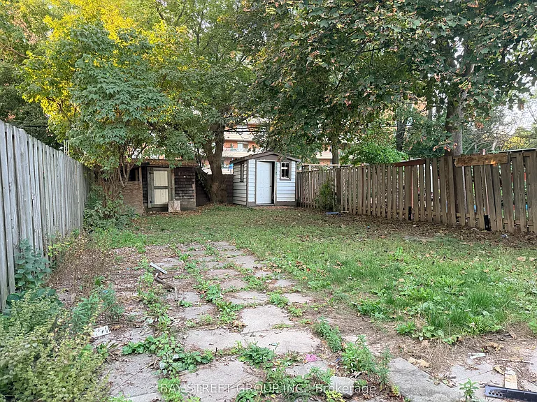 56 Corby Cres #LOWER — Photo 20