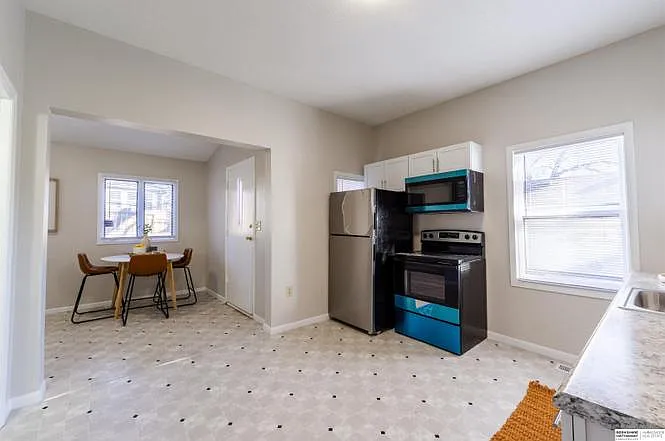 4266 Maple St — Photo 21