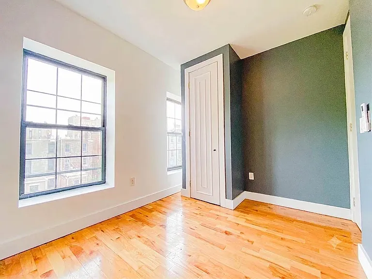 68 Halsey St #3B — Photo 4