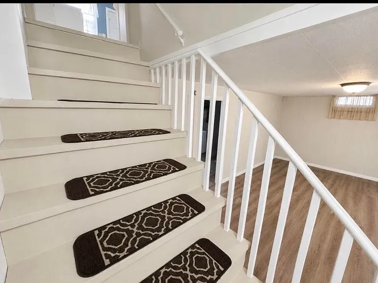 244 Beacon Pl — Photo 16