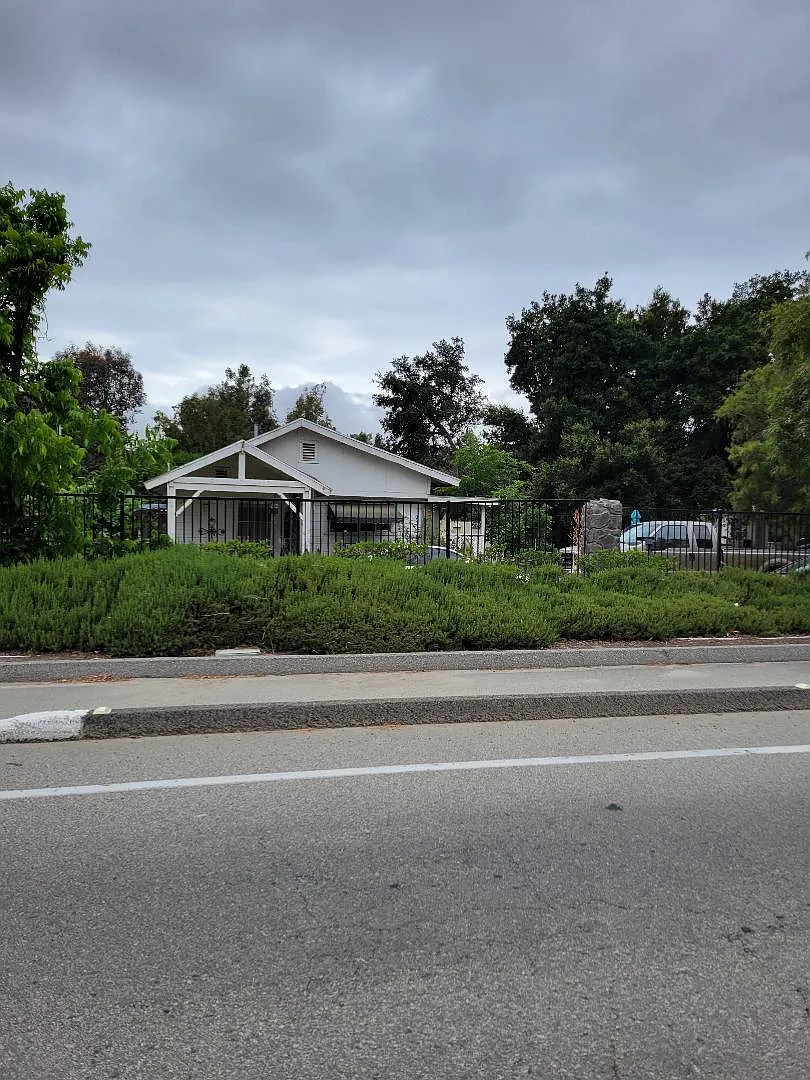 3 bed, 1340 sqft, $2,399 — Photo 1