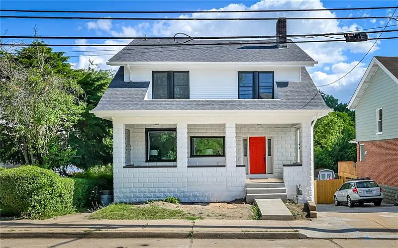 1461 Benton Ave photo 1