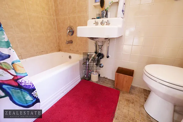 Rented by ZealEstate Group Inc | media 9