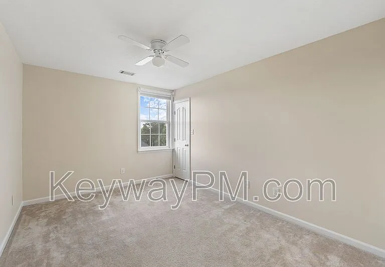 4890 Somerset Dr — Photo 18