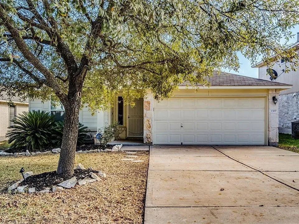 1307 Dillon Lake Bnd