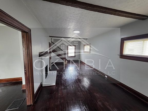 3rd image of 713 W Hillcrest Ave
