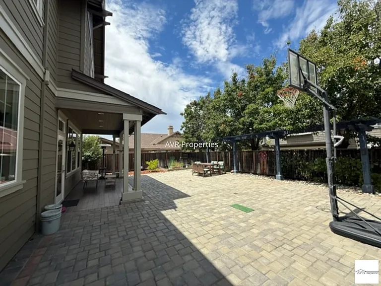 5586 Stockton Loop — Photo 14