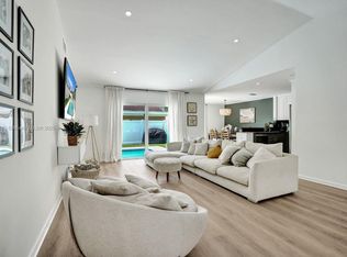 18998 Cloud Lake Cir, Boca Raton, FL 33496