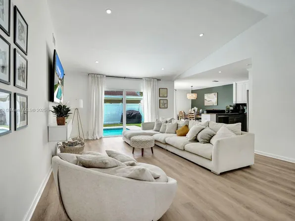 18998 Cloud Lake Cir, Boca Raton, FL 33496