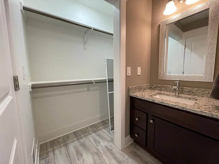 1738 Chief Okemos Cir — Photo 27