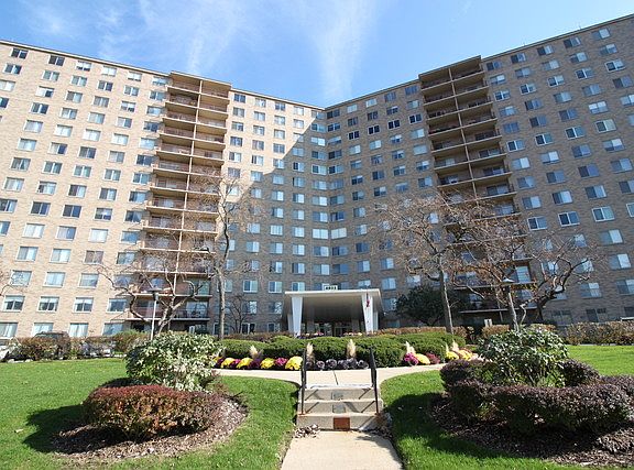 2nd image of 6833 N Kedzie Ave APT 1112