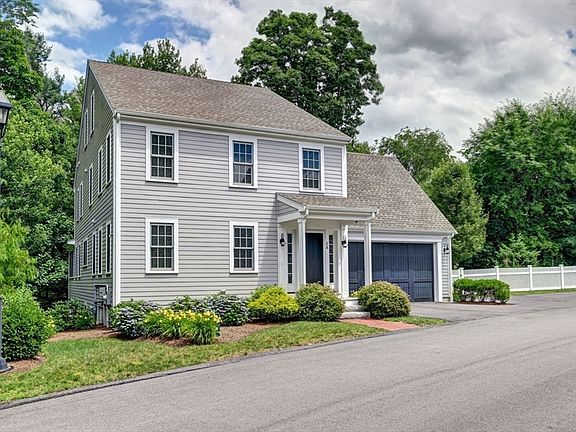 3rd image of 28 Damon Farm Way Unit 28