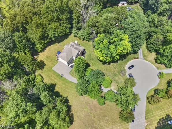 11 Whispering Woods Ln, Sparta Twp., NJ 07871