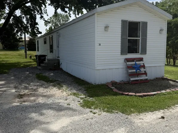 2448 Mardan Ln #14, Mount Pleasant, IA 52641