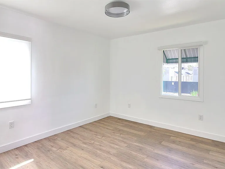 4233 Burns Ave — Photo 17