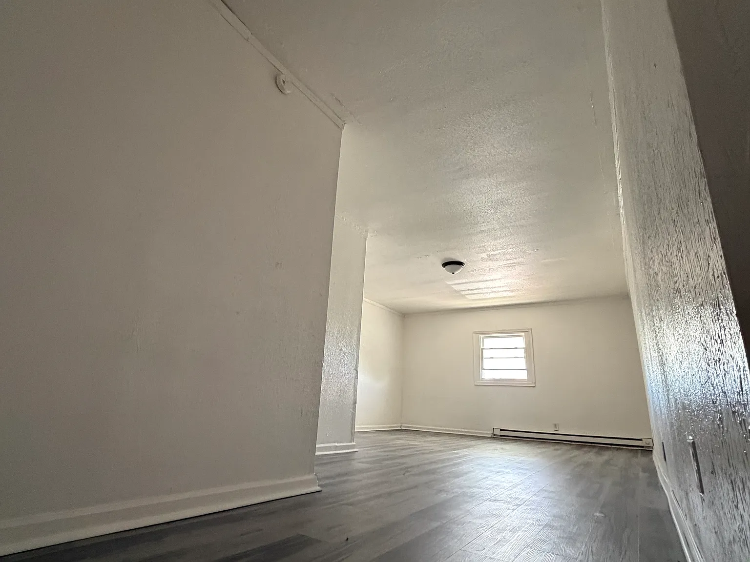 84 E Carey St — Photo 4