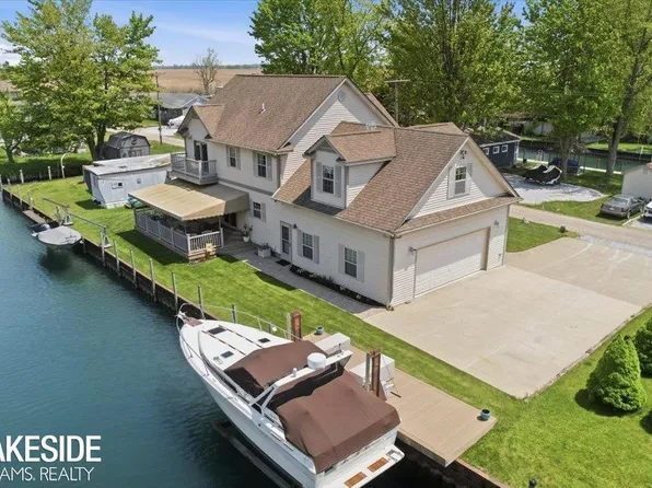 7080 Sax St, Harsens Island, MI 48028