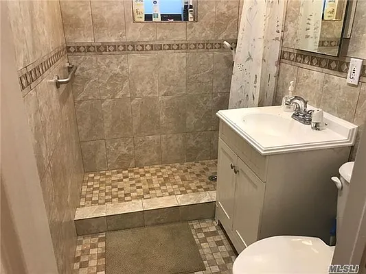 Sold by Douglas Elliman | media 24