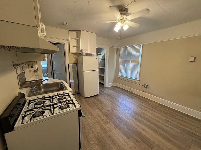 657 Everett Ave #4 — Photo 7