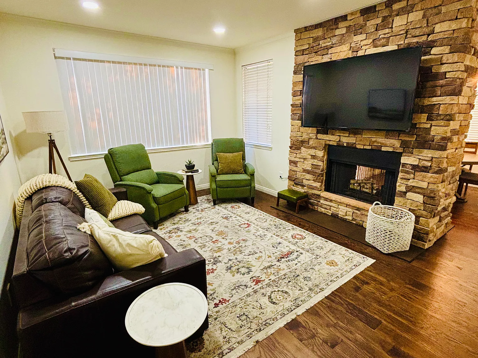 7009 E Acoma Dr — Photo 2