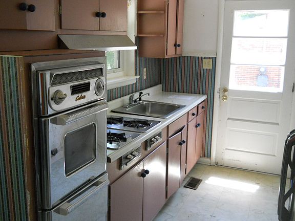 5th image of 271 Granvil Dr