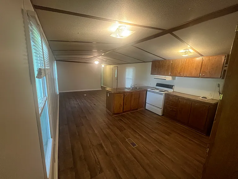 6218 Smith Grove Rd — Photo 4