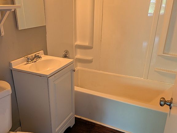 5th image of 2128 Varley St