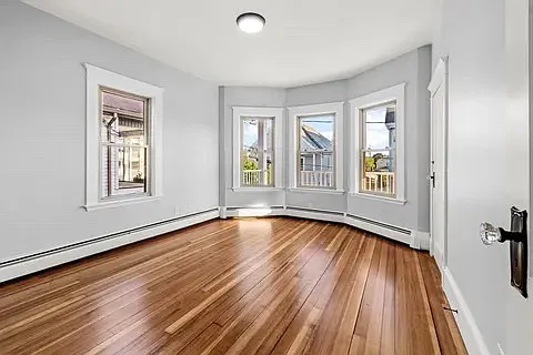 29 Winsper St #2 — Photo 9