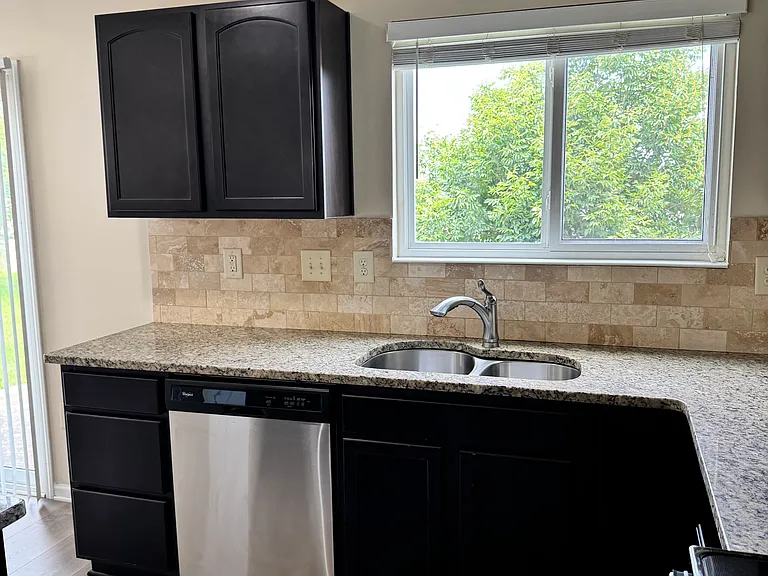 1620 Shire Village Dr — Photo 75