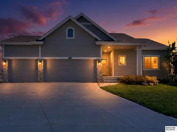 21051 Polk St, Elkhorn, NE 68022