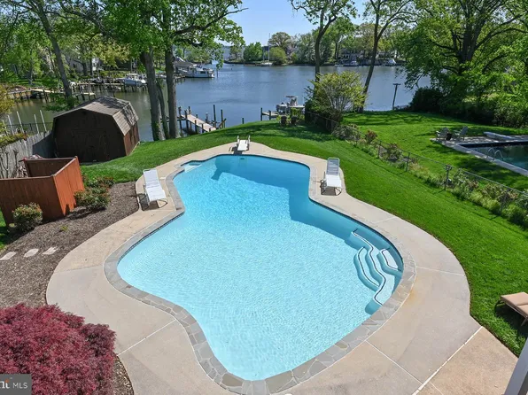 857 Spriggs Ct, Arnold, MD 21012