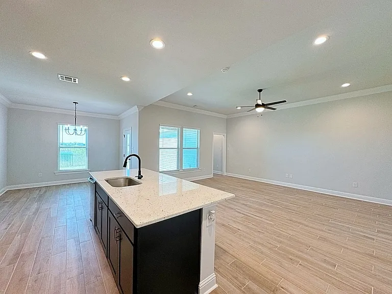 722 Bellegrove Square Ave — Photo 7