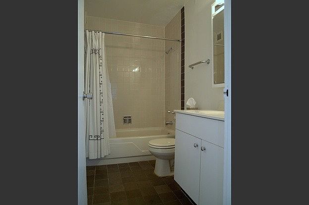 2nd image of 3001 S Michigan Ave Unit 1208