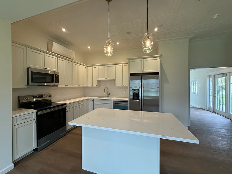 110 Main St #2 — Photo 3